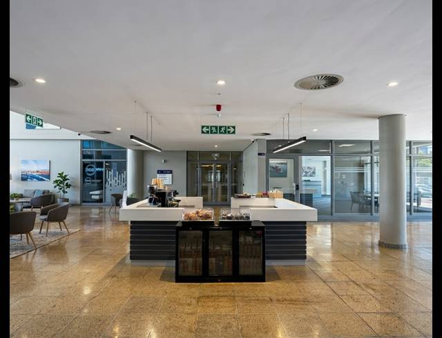 114M² OFFICE TO LET IN FORESHORE
